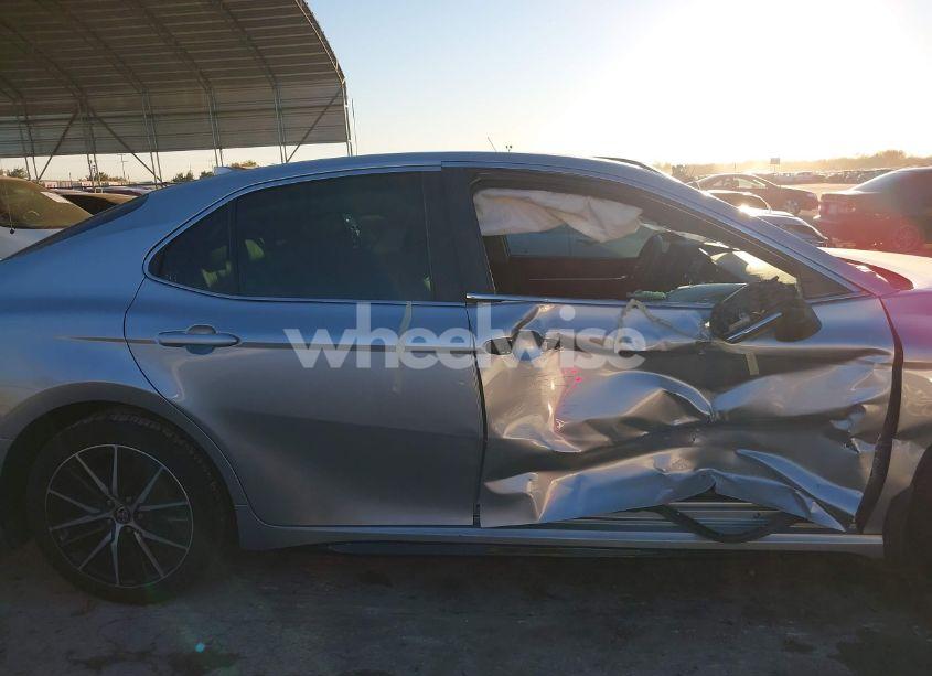 Photo 13 of 2022 Toyota Camry SE (VIN 4T1G11AK3NU646260)