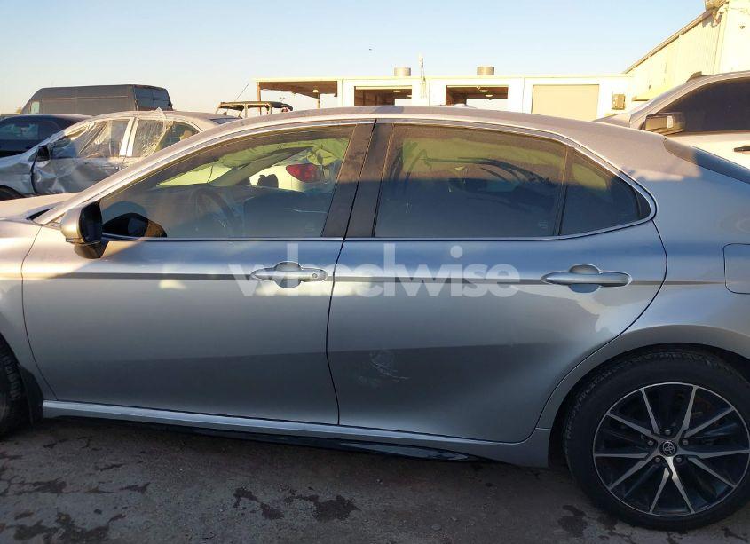 Photo 14 of 2022 Toyota Camry SE (VIN 4T1G11AK3NU646260)