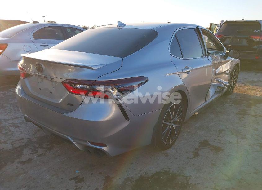 Photo 4 of 2022 Toyota Camry SE (VIN 4T1G11AK3NU646260)