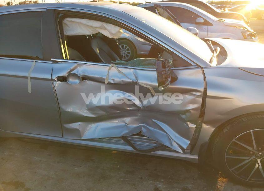 Photo 6 of 2022 Toyota Camry SE (VIN 4T1G11AK3NU646260)