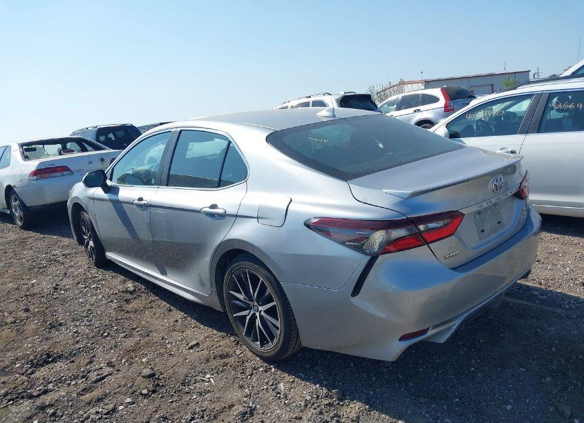 Photo 3 of 2022 Toyota Camry SE (VIN 4T1G11AK3NU660241)