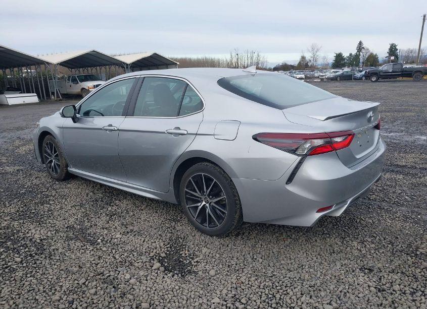 Photo 3 of 2022 Toyota Camry SE (VIN 4T1G11AK3NU684474)