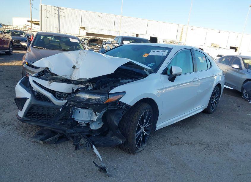 Photo 2 of 2022 Toyota Camry SE/SE NIGHT SHADE (VIN 4T1G11AK3NU695930)