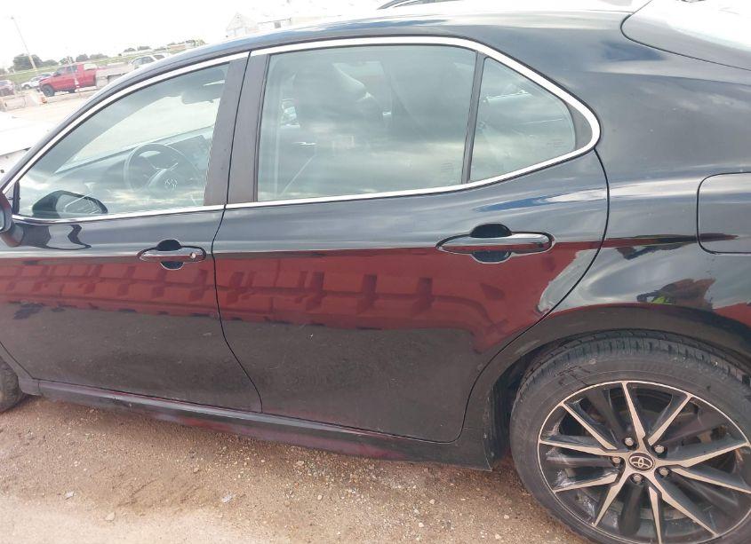 Photo 14 of 2022 Toyota Camry SE (VIN 4T1G11AK3NU705310)