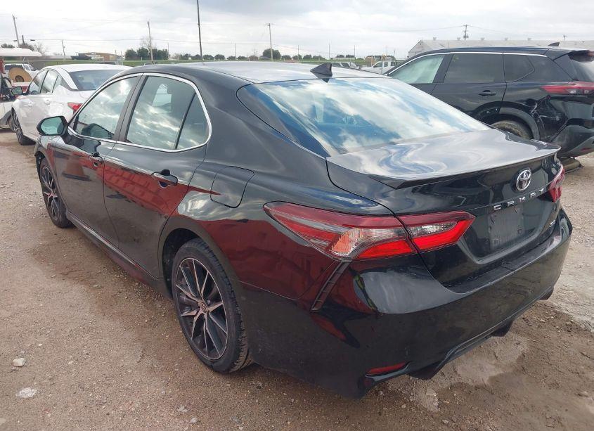 Photo 3 of 2022 Toyota Camry SE (VIN 4T1G11AK3NU705310)