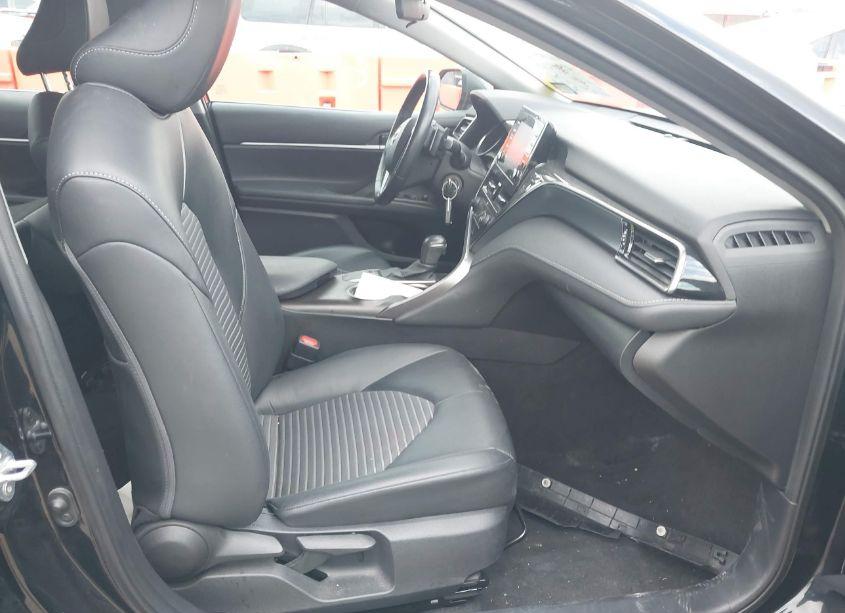 Photo 5 of 2022 Toyota Camry SE (VIN 4T1G11AK3NU705310)