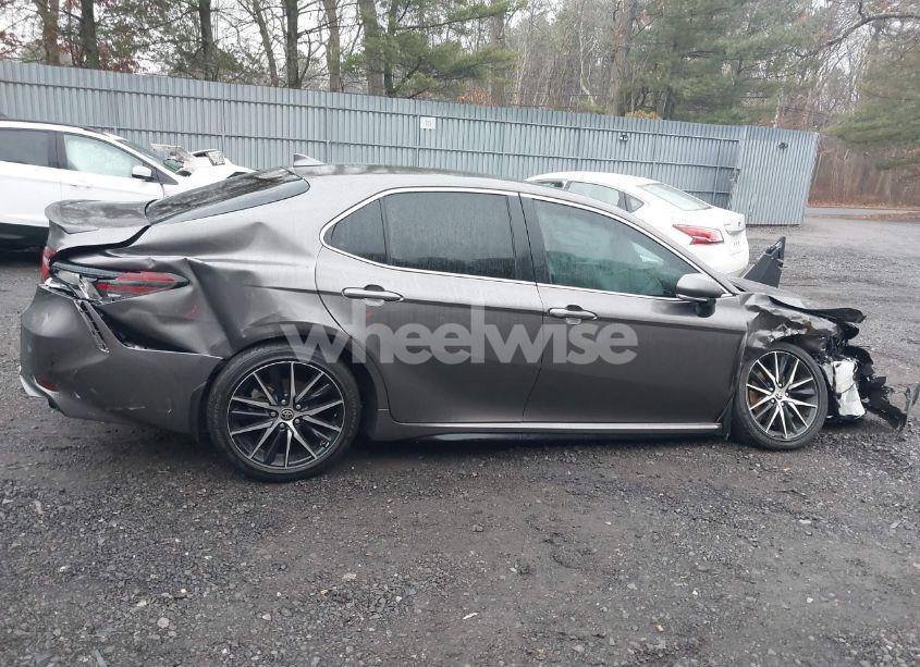 Photo 13 of 2022 Toyota Camry SE (VIN 4T1G11AK3NU715285)