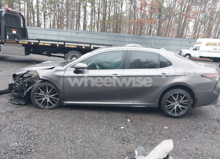 Photo 14 of 2022 Toyota Camry SE (VIN 4T1G11AK3NU715285)