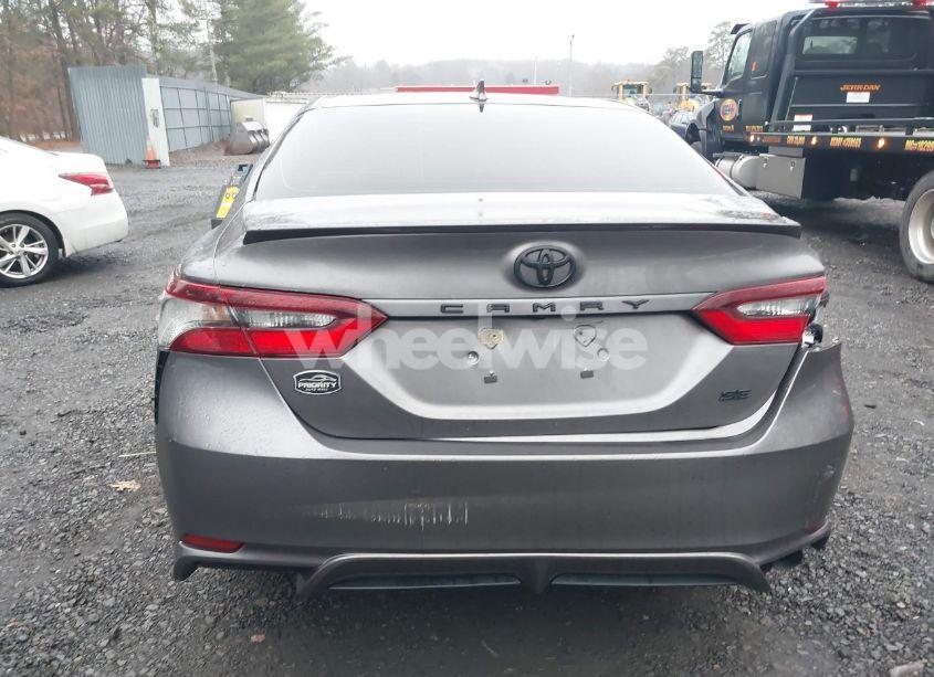Photo 16 of 2022 Toyota Camry SE (VIN 4T1G11AK3NU715285)