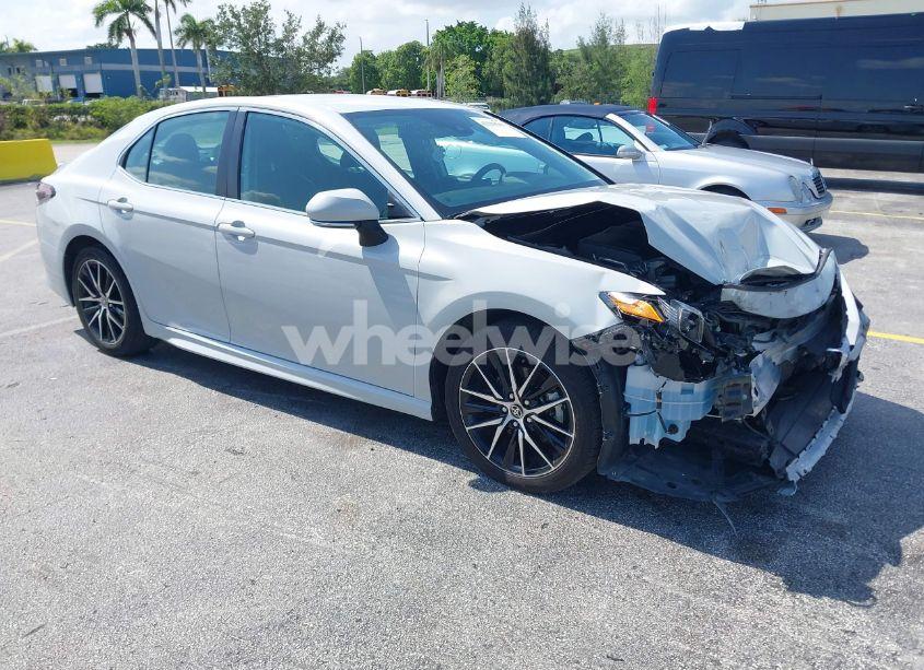 2023 Toyota Camry SE/SE NIGHTSHADE EDITION/SE NIGHTSHADE EDITION HYBRID (VIN 4T1G11AK3PU110802) main photo