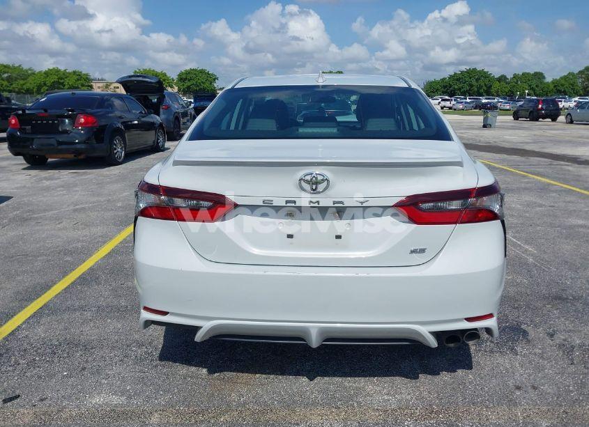 Photo 16 of 2023 Toyota Camry SE/SE NIGHTSHADE EDITION/SE NIGHTSHADE EDITION HYBRID (VIN 4T1G11AK3PU110802)