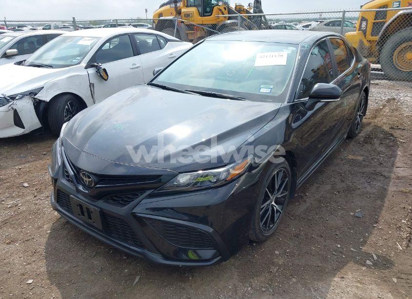 Photo 2 of 2023 Toyota Camry SE (VIN 4T1G11AK3PU761816)