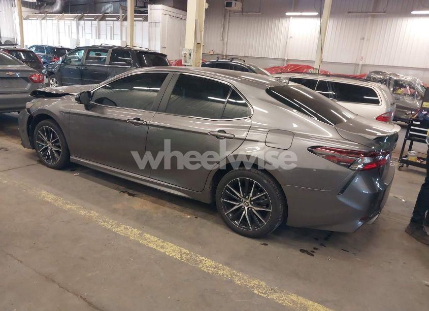 Photo 3 of 2024 Toyota Camry SE (VIN 4T1G11AK3RU228724)