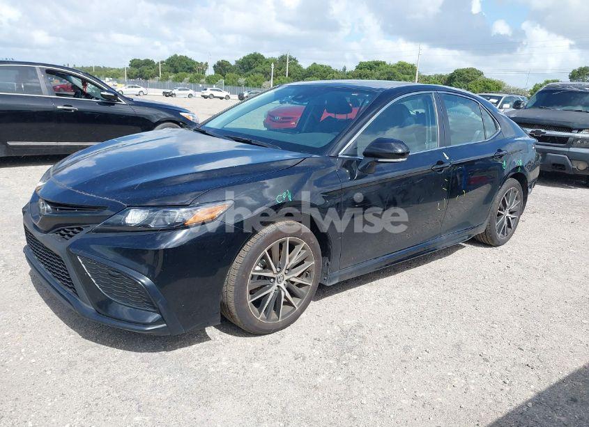 Photo 2 of 2024 Toyota Camry SE (VIN 4T1G11AK3RU906811)