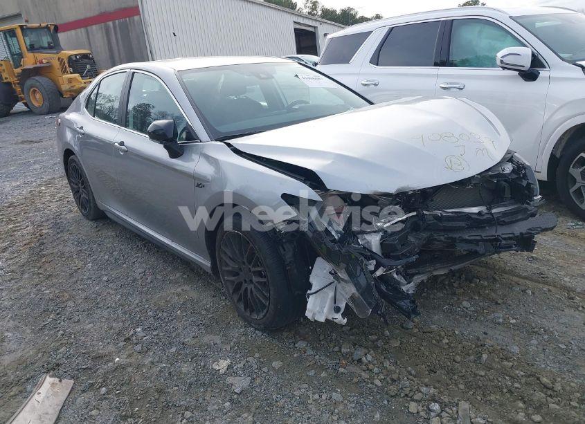 2024 Toyota Camry SE (VIN 4T1G11AK3RU908039) main photo