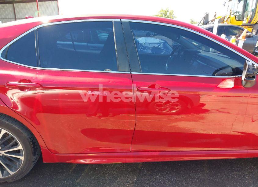 Photo 13 of 2020 Toyota Camry SE (VIN 4T1G11AK4LU308685)