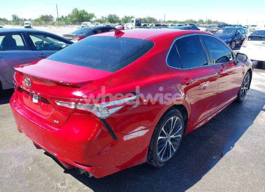 Photo 4 of 2020 Toyota Camry SE (VIN 4T1G11AK4LU308685)