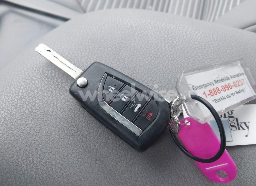 Photo 11 of 2020 Toyota Camry SE (VIN 4T1G11AK4LU310338)