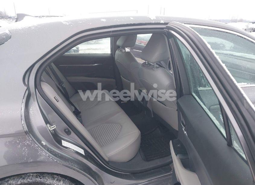 Photo 8 of 2020 Toyota Camry SE (VIN 4T1G11AK4LU310338)