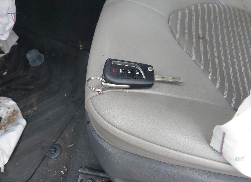 Photo 11 of 2020 Toyota Camry SE (VIN 4T1G11AK4LU347860)