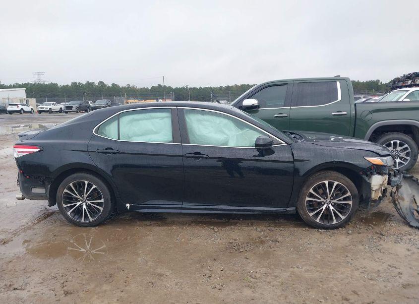 Photo 13 of 2020 Toyota Camry SE (VIN 4T1G11AK4LU347860)