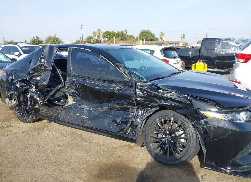 Photo 6 of 2020 Toyota Camry SE NIGHTSHADE EDITION (VIN 4T1G11AK4LU348362)