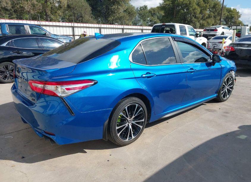 Photo 4 of 2020 Toyota Camry SE (VIN 4T1G11AK4LU372855)