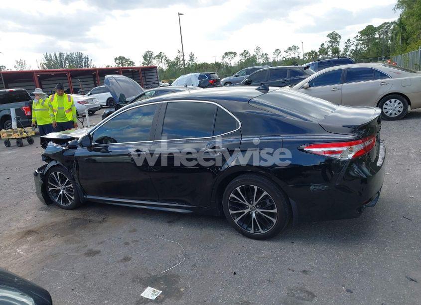 Photo 15 of 2020 Toyota Camry SE (VIN 4T1G11AK4LU376856)