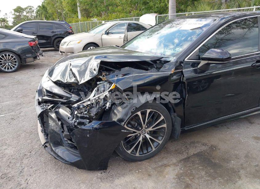 Photo 6 of 2020 Toyota Camry SE (VIN 4T1G11AK4LU376856)