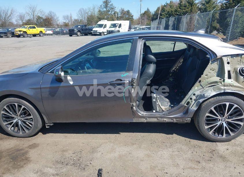 Photo 14 of 2020 Toyota Camry SE (VIN 4T1G11AK4LU871803)