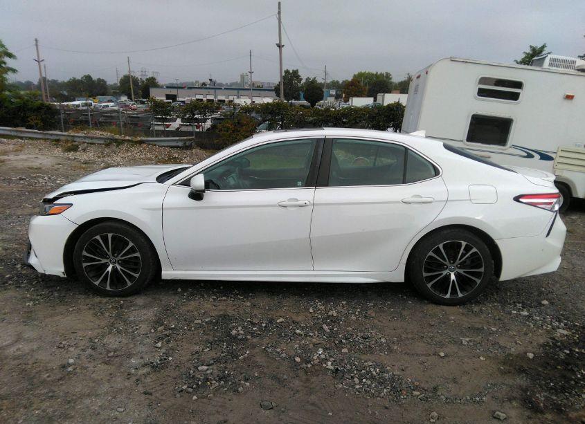 Photo 14 of 2020 Toyota Camry SE (VIN 4T1G11AK4LU876080)