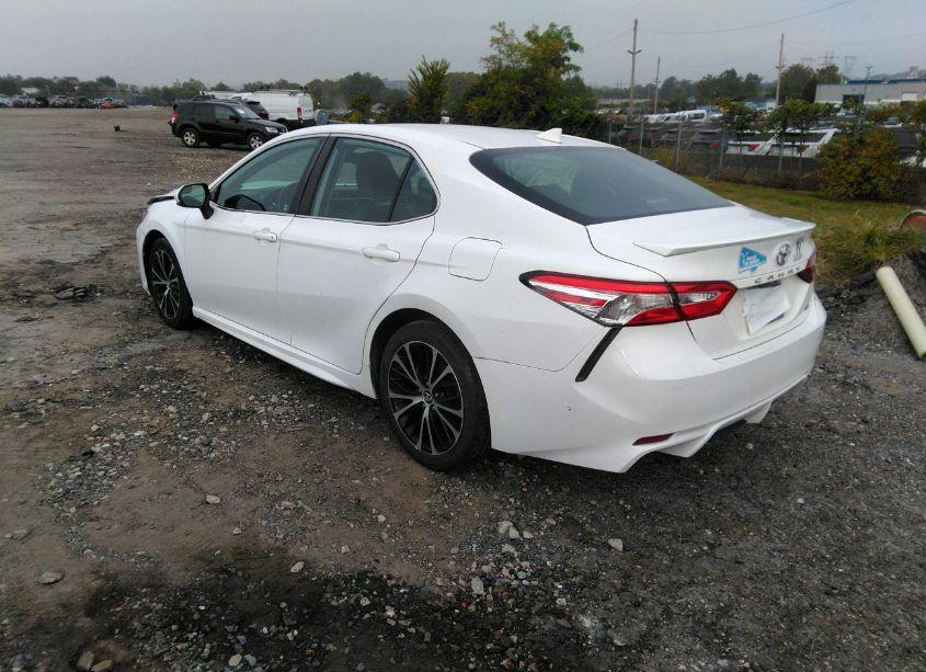 Photo 3 of 2020 Toyota Camry SE (VIN 4T1G11AK4LU876080)