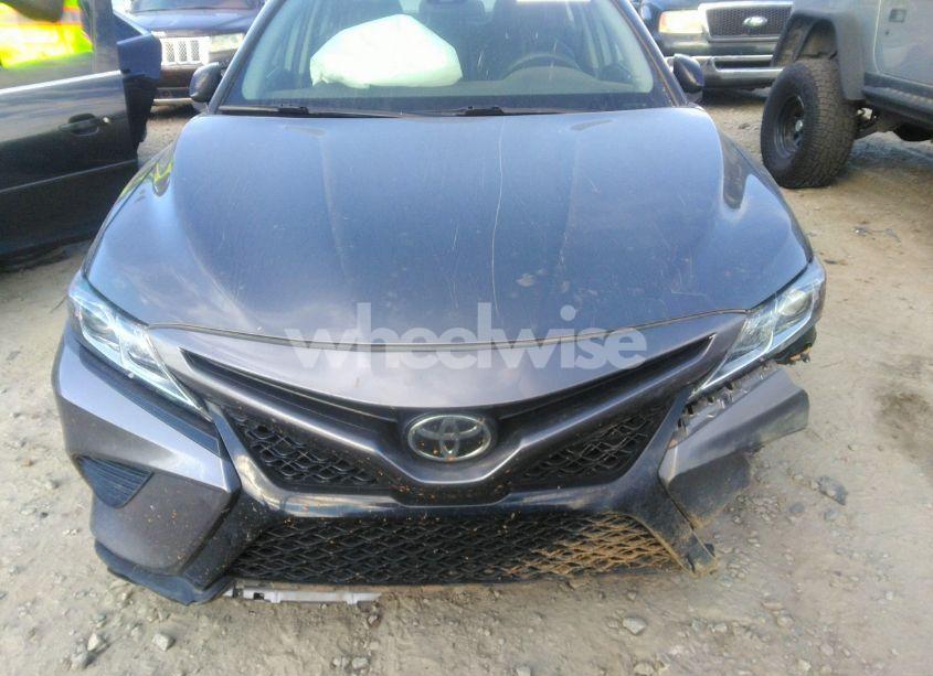 Photo 12 of 2020 Toyota Camry SE (VIN 4T1G11AK4LU883689)
