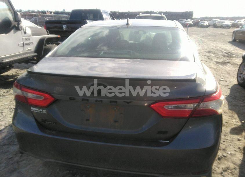 Photo 16 of 2020 Toyota Camry SE (VIN 4T1G11AK4LU883689)