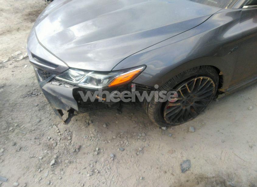 Photo 6 of 2020 Toyota Camry SE (VIN 4T1G11AK4LU883689)