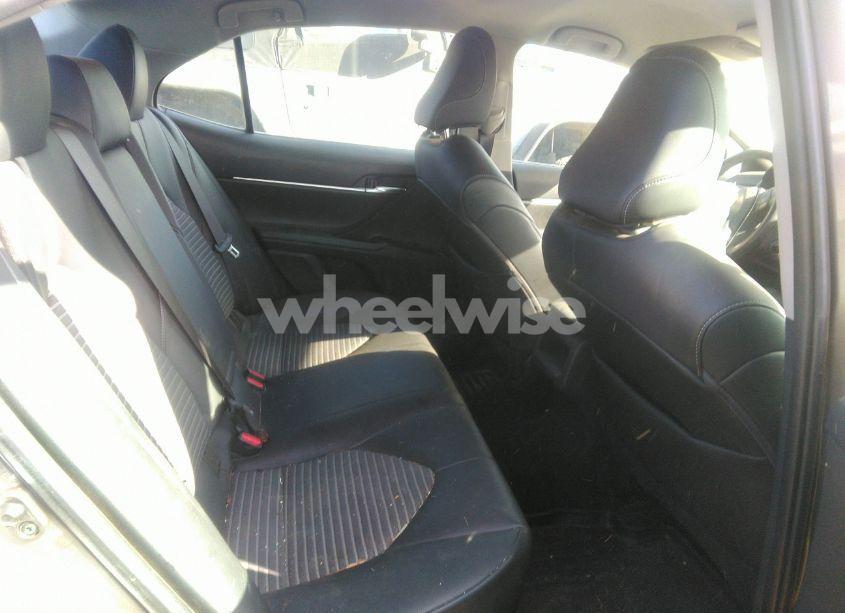 Photo 8 of 2020 Toyota Camry SE (VIN 4T1G11AK4LU883689)