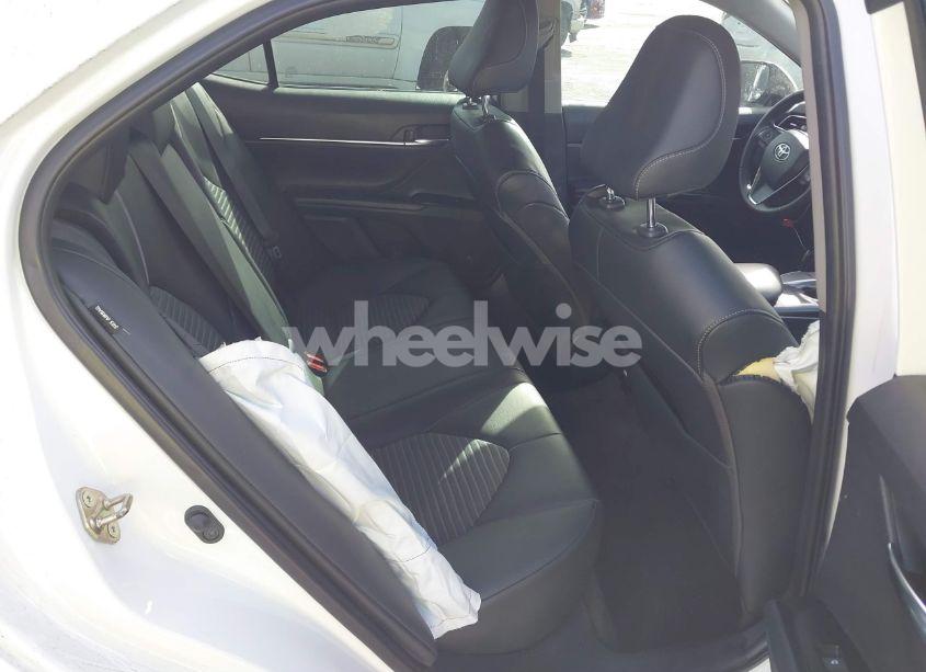 Photo 8 of 2020 Toyota Camry SE (VIN 4T1G11AK4LU884549)