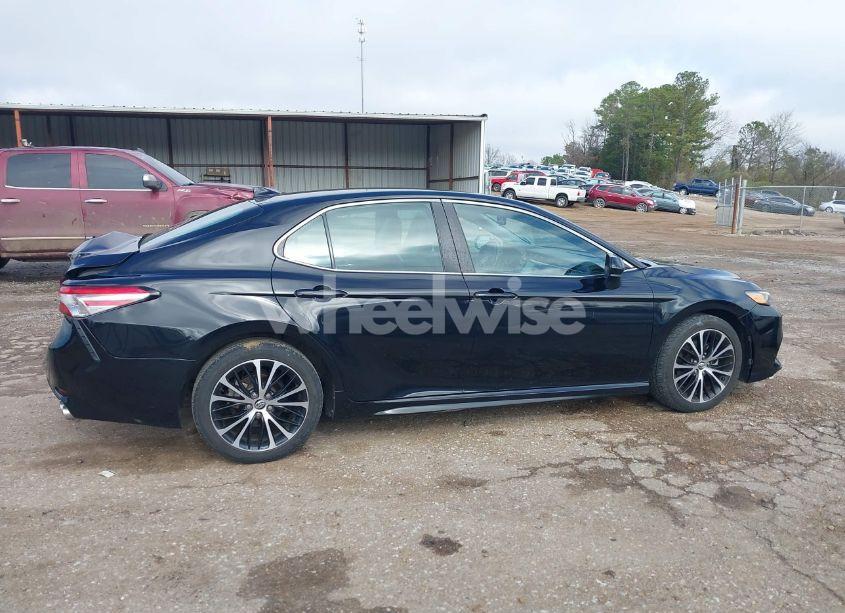 Photo 14 of 2020 Toyota Camry SE (VIN 4T1G11AK4LU894305)