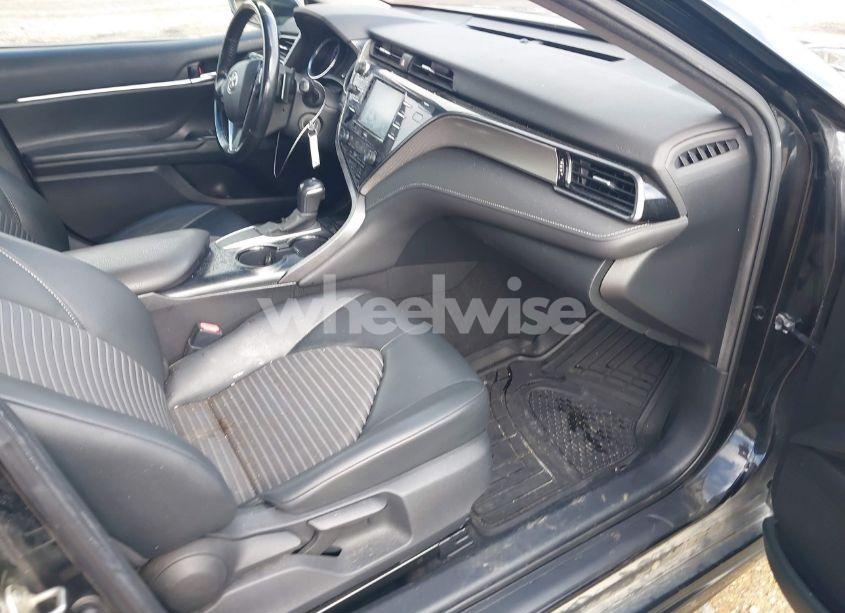 Photo 5 of 2020 Toyota Camry SE (VIN 4T1G11AK4LU894305)