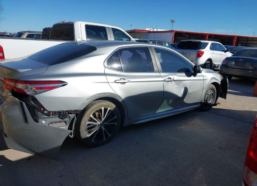 Photo 14 of 2020 Toyota Camry SE (VIN 4T1G11AK4LU905500)