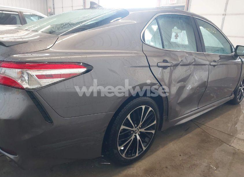 Photo 17 of 2020 Toyota Camry SE (VIN 4T1G11AK4LU914424)