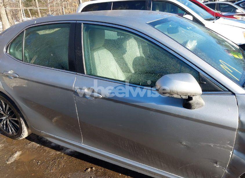 Photo 13 of 2020 Toyota Camry SE (VIN 4T1G11AK4LU918490)