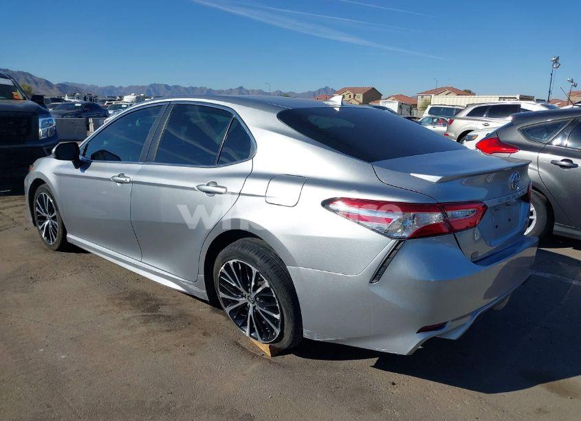 Photo 3 of 2020 Toyota Camry SE (VIN 4T1G11AK4LU920093)