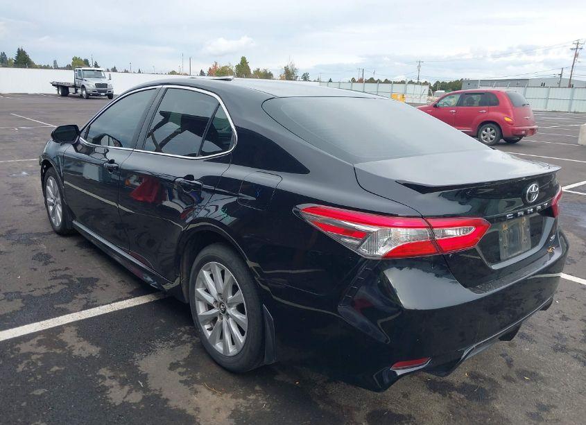Photo 3 of 2020 Toyota Camry SE (VIN 4T1G11AK4LU922894)