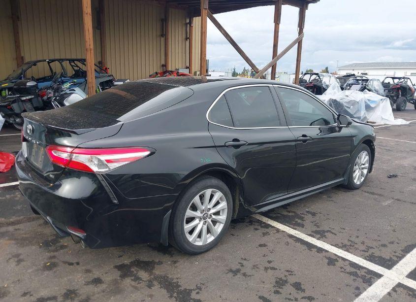Photo 4 of 2020 Toyota Camry SE (VIN 4T1G11AK4LU922894)