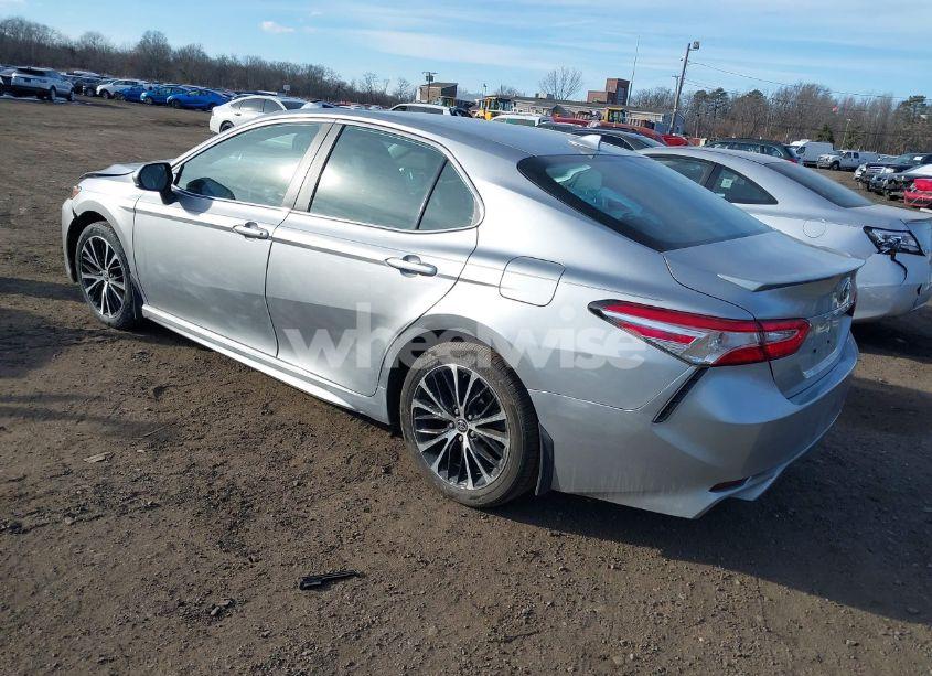 Photo 3 of 2020 Toyota Camry SE (VIN 4T1G11AK4LU971299)