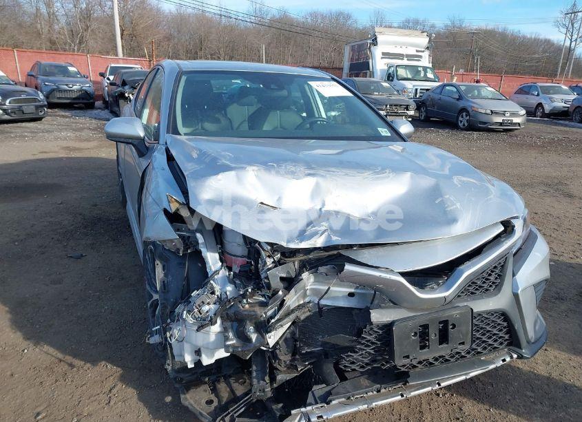 Photo 6 of 2020 Toyota Camry SE (VIN 4T1G11AK4LU971299)