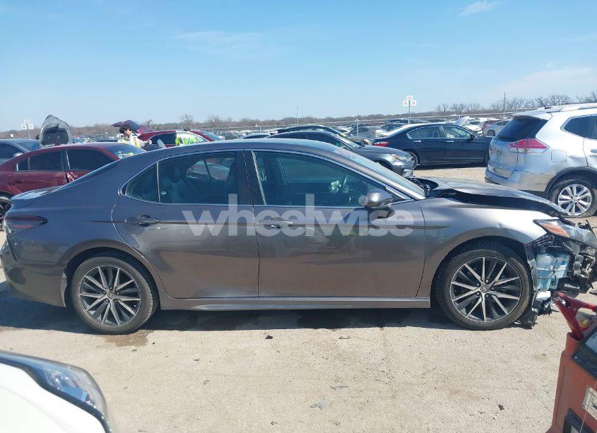 Photo 14 of 2021 Toyota Camry SE (VIN 4T1G11AK4MU432151)