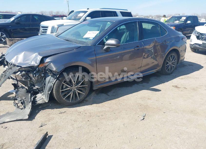 Photo 2 of 2021 Toyota Camry SE (VIN 4T1G11AK4MU432151)