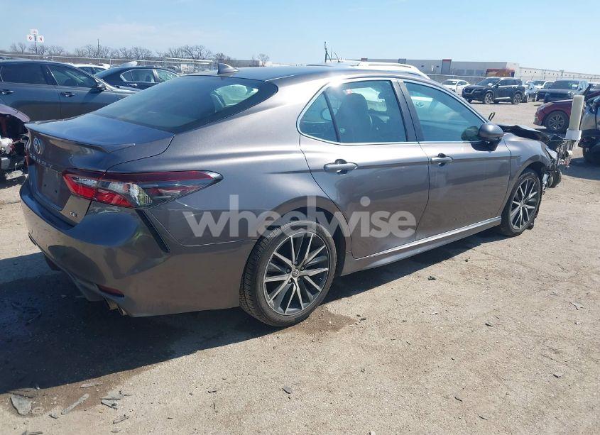 Photo 4 of 2021 Toyota Camry SE (VIN 4T1G11AK4MU432151)